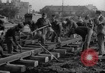 Immagine di Prigionieri di guerra tedeschi Varsavia POLONIA, 1947, secondo 21 filmato di repertorio 65675055115