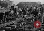 Immagine di Prigionieri di guerra tedeschi Varsavia POLONIA, 1947, secondo 22 filmato di repertorio 65675055115