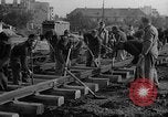 Immagine di Prigionieri di guerra tedeschi Varsavia POLONIA, 1947, secondo 23 filmato di repertorio 65675055115