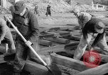 Immagine di Prigionieri di guerra tedeschi Varsavia POLONIA, 1947, secondo 26 filmato di repertorio 65675055115