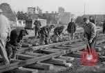 Immagine di Prigionieri di guerra tedeschi Varsavia POLONIA, 1947, secondo 38 filmato di repertorio 65675055115