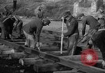 Immagine di Prigionieri di guerra tedeschi Varsavia POLONIA, 1947, secondo 55 filmato di repertorio 65675055115