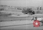 Immagine di monumento originale agli eroi del ghetto Varsavia POLONIA, 1947, secondo 8 filmato di repertorio 65675055118