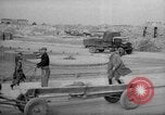Immagine di monumento originale agli eroi del ghetto Varsavia POLONIA, 1947, secondo 12 filmato di repertorio 65675055118