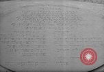 Immagine di monumento originale agli eroi del ghetto Varsavia POLONIA, 1947, secondo 26 filmato di repertorio 65675055118