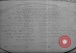 Immagine di monumento originale agli eroi del ghetto Varsavia POLONIA, 1947, secondo 29 filmato di repertorio 65675055118
