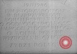 Immagine di monumento originale agli eroi del ghetto Varsavia POLONIA, 1947, secondo 56 filmato di repertorio 65675055118