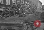 Immagine di La prima e la Nona Esercito Lippstadt Germania, 1945, secondo 23 filmato di repertorio 65675055128