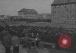 Immagine di Interrogazione dei civili tedeschi Schweinfurt Germania, 1945, secondo 7 filmato di repertorio 65675055134