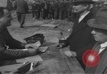 Immagine di Interrogazione dei civili tedeschi Schweinfurt Germania, 1945, secondo 11 filmato di repertorio 65675055134