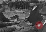 Immagine di Interrogazione dei civili tedeschi Schweinfurt Germania, 1945, secondo 14 filmato di repertorio 65675055134