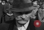 Immagine di Interrogazione dei civili tedeschi Schweinfurt Germania, 1945, secondo 37 filmato di repertorio 65675055134