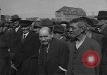 Immagine di Interrogazione dei civili tedeschi Schweinfurt Germania, 1945, secondo 39 filmato di repertorio 65675055134