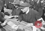 Immagine di Interrogazione dei civili tedeschi Schweinfurt Germania, 1945, secondo 42 filmato di repertorio 65675055134