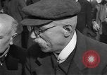 Immagine di Interrogazione dei civili tedeschi Schweinfurt Germania, 1945, secondo 53 filmato di repertorio 65675055134