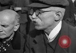 Immagine di Interrogazione dei civili tedeschi Schweinfurt Germania, 1945, secondo 55 filmato di repertorio 65675055134