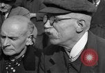 Immagine di Interrogazione dei civili tedeschi Schweinfurt Germania, 1945, secondo 56 filmato di repertorio 65675055134