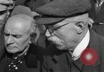 Immagine di Interrogazione dei civili tedeschi Schweinfurt Germania, 1945, secondo 57 filmato di repertorio 65675055134