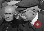 Immagine di Interrogazione dei civili tedeschi Schweinfurt Germania, 1945, secondo 58 filmato di repertorio 65675055134