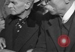 Immagine di Interrogazione dei civili tedeschi Schweinfurt Germania, 1945, secondo 59 filmato di repertorio 65675055134