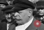 Immagine di Interrogazione dei civili tedeschi Schweinfurt Germania, 1945, secondo 62 filmato di repertorio 65675055134