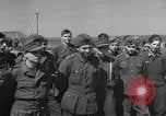 Standbild Deutscher junge Soldaten verhört Zweiten Weltkrieg Schweinfurt Deutschland, 1945, aus Sekunde 10 historischem Filmmaterial Videoclip 65675055135