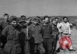 Standbild Deutscher junge Soldaten verhört Zweiten Weltkrieg Schweinfurt Deutschland, 1945, aus Sekunde 16 historischem Filmmaterial Videoclip 65675055135
