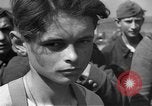 Standbild Deutscher junge Soldaten verhört Zweiten Weltkrieg Schweinfurt Deutschland, 1945, aus Sekunde 54 historischem Filmmaterial Videoclip 65675055135