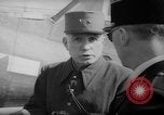 Standbild französischen Heimkehrer Paris Frankreich, 1945, aus Sekunde 6 historischem Filmmaterial Videoclip 65675055142