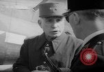 Standbild französischen Heimkehrer Paris Frankreich, 1945, aus Sekunde 7 historischem Filmmaterial Videoclip 65675055142