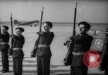 Standbild französischen Heimkehrer Paris Frankreich, 1945, aus Sekunde 26 historischem Filmmaterial Videoclip 65675055142