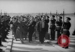 Standbild französischen Heimkehrer Paris Frankreich, 1945, aus Sekunde 28 historischem Filmmaterial Videoclip 65675055142
