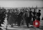 Standbild französischen Heimkehrer Paris Frankreich, 1945, aus Sekunde 29 historischem Filmmaterial Videoclip 65675055142