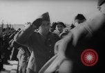 Standbild französischen Heimkehrer Paris Frankreich, 1945, aus Sekunde 35 historischem Filmmaterial Videoclip 65675055142