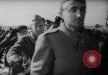 Standbild französischen Heimkehrer Paris Frankreich, 1945, aus Sekunde 36 historischem Filmmaterial Videoclip 65675055142
