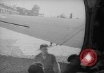 Standbild französischen Heimkehrer Paris Frankreich, 1945, aus Sekunde 48 historischem Filmmaterial Videoclip 65675055142