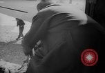 Standbild französischen Heimkehrer Paris Frankreich, 1945, aus Sekunde 51 historischem Filmmaterial Videoclip 65675055142