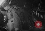Standbild französischen Heimkehrer Paris Frankreich, 1945, aus Sekunde 56 historischem Filmmaterial Videoclip 65675055142