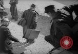 Standbild französischen Heimkehrer Paris Frankreich, 1945, aus Sekunde 60 historischem Filmmaterial Videoclip 65675055142