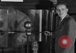 Standbild Haare schneiden Limousine Portland Oregon USA, 1931, aus Sekunde 23 historischem Filmmaterial Videoclip 65675055144