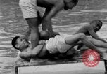 Standbild Wohlhabende amerikanische Männer im exklusiven Club Cocolobo Cay Florida USA, 1931, aus Sekunde 45 historischem Filmmaterial Videoclip 65675055150