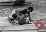 Standbild Wohlhabende amerikanische Männer im exklusiven Club Cocolobo Cay Florida USA, 1931, aus Sekunde 57 historischem Filmmaterial Videoclip 65675055150