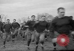 Immagine di American football giocatori South Bend Indiana USA, 1935, secondo 6 filmato di repertorio 65675055158