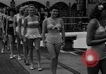 Standbild Grayce Reilly gekrönte "Miss Venus" Moderne Coney Island New York USA, 1939, aus Sekunde 10 historischem Filmmaterial Videoclip 65675055163