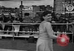 Standbild Grayce Reilly gekrönte "Miss Venus" Moderne Coney Island New York USA, 1939, aus Sekunde 22 historischem Filmmaterial Videoclip 65675055163
