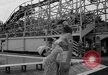Standbild Grayce Reilly gekrönte "Miss Venus" Moderne Coney Island New York USA, 1939, aus Sekunde 41 historischem Filmmaterial Videoclip 65675055163