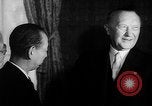 Immagine di Konrad Adenauer Tokyo Giappone, 1960, secondo 32 filmato di repertorio 65675055172