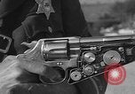 Immagine di Combinazione di revolver movie camera United States USA, 1935, secondo 8 filmato di repertorio 65675055177