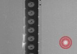Immagine di Combinazione di revolver movie camera United States USA, 1935, secondo 24 filmato di repertorio 65675055177