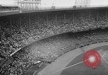 Standbild pro Fußballspiel 1960 Eagles gegen Browns Cleveland Ohio USA, 1960, aus Sekunde 8 historischem Filmmaterial Videoclip 65675055184
